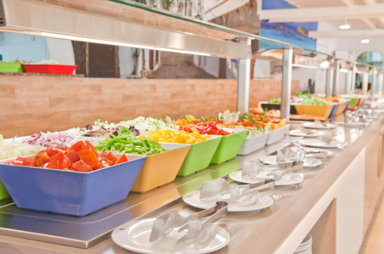 Buffet van Hotel Cala Martina by LLUM op Ibiza