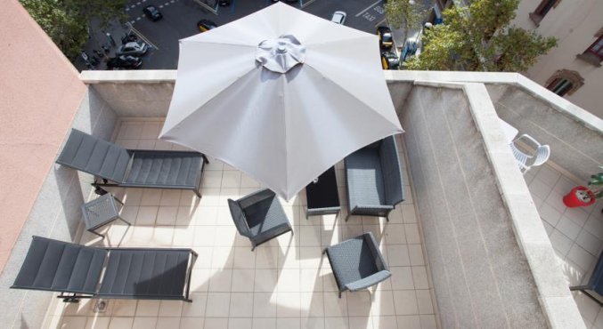 Dakterras van Hotel Medicis in Barcelona
