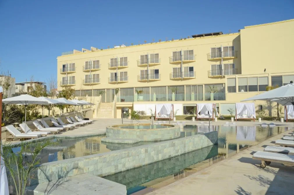 Hotel-E Spa & Resort zwembad 