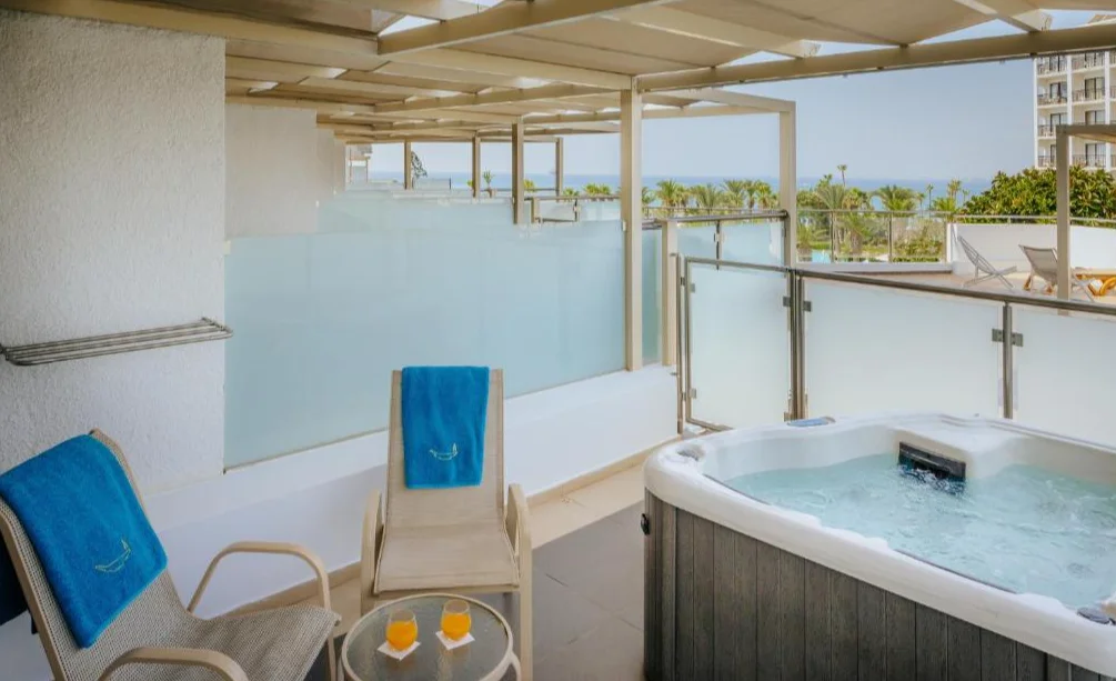 Hotel Golden Bay Beach bubbelbad 