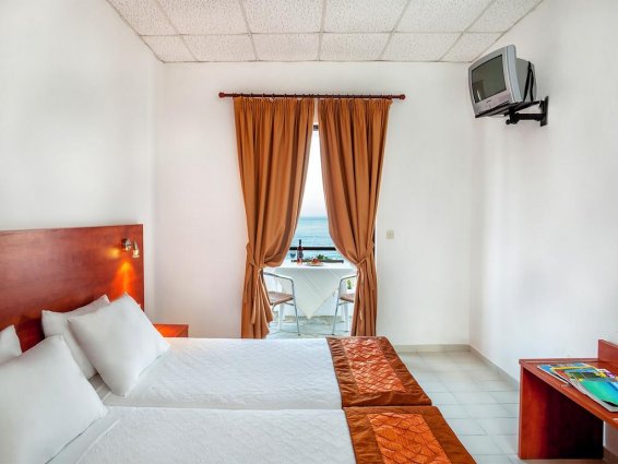 Hotel Dolphin Beach