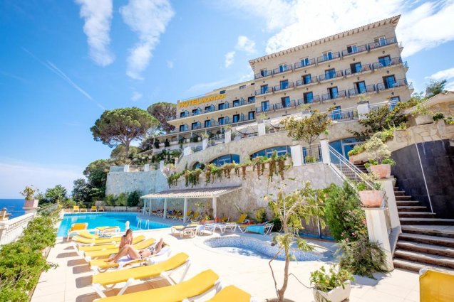 Hotel Montjoi by Brava Hoteles