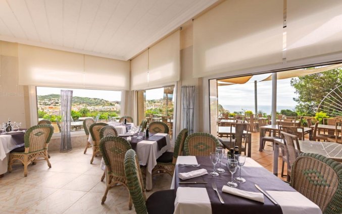 Ontbijtzaal van Hotel Montjoi by Brava Hoteles