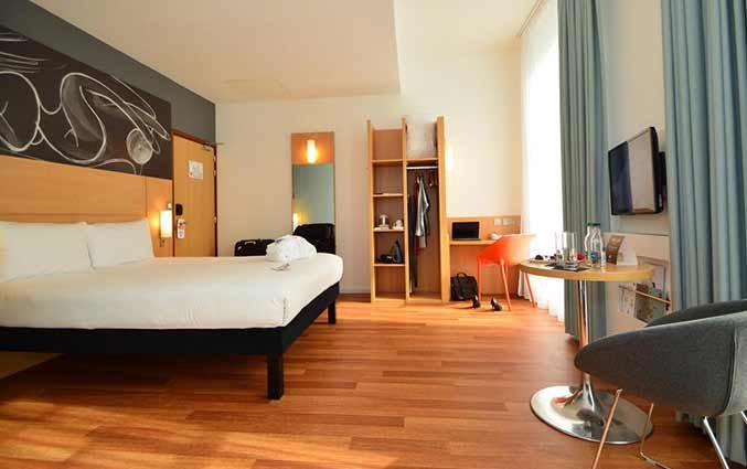 Tweepersoonskamer van hotel Ibis Centre South Bridge in Edinbugh