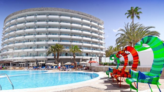 Buitenzwembad van Hotel Escorial op Gran Canaria