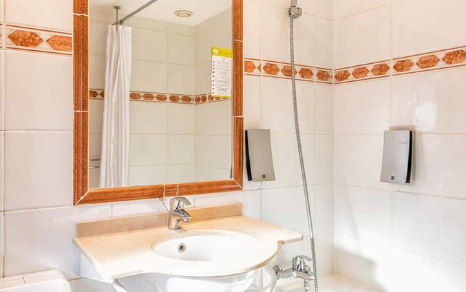 Badkamer van Hotel Univers Nice