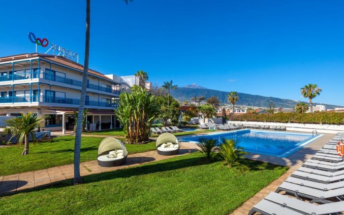 Tuin met loveseats van Hotel Weare La Paz Tenerife