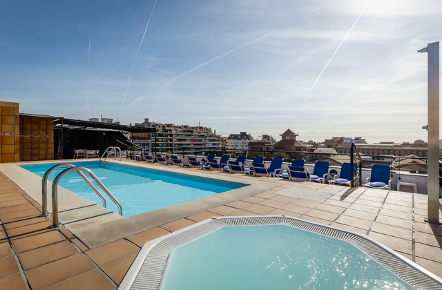 Dakterras met zwembad van Sunotel Junior in Barcelona