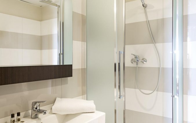 Badkamer in slaapkamer van bed & breakfast napolli