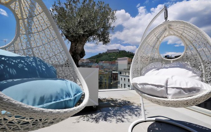 Terras van Hotel Grand Oriente in Napels